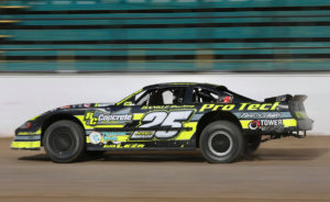 Chad Jeseo makes Qualifying run around Oswego